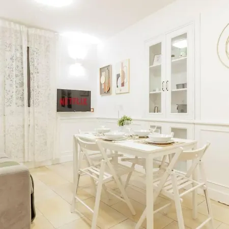 Apartment Duomo - Montenapoleone, Comfort & Wi-fi Milan