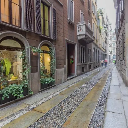 Duomo - Montenapoleone, Comfort & Wi-fi Apartment Milan